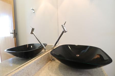 Casa de condomínio para alugar com 220m², 3 quartos e 3 vagasLavabo