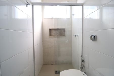 Casa de condomínio para alugar com 220m², 3 quartos e 3 vagasBanheiro do Quarto 2