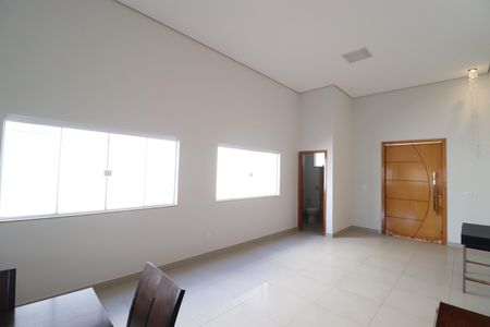 Sala de casa de condomínio para alugar com 3 quartos, 220m² em Laranjeiras, Uberlândia