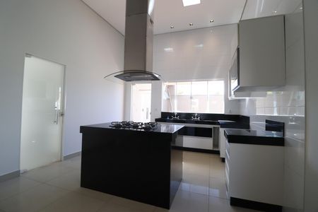 Casa de condomínio para alugar com 220m², 3 quartos e 3 vagasCozinha