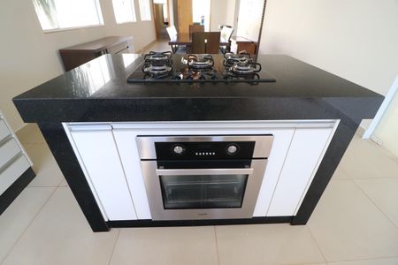 Casa de condomínio para alugar com 220m², 3 quartos e 3 vagasCozinha