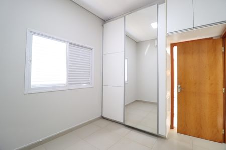 Casa de condomínio para alugar com 220m², 3 quartos e 3 vagasQuarto 2 - Suíte