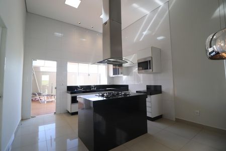 Casa de condomínio para alugar com 220m², 3 quartos e 3 vagasCozinha