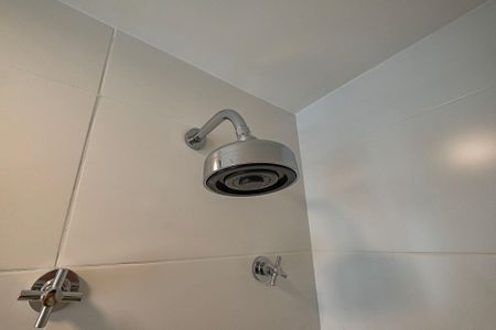 Banheiro de kitnet/studio para alugar com 1 quarto, 25m² em Pinheiros, São Paulo