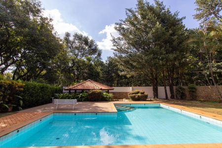 Casa à venda com 700m², 5 quartos e 5 vagas Casa à venda com 700m², 5 quartos e 5 vagasPiscina