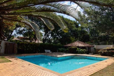 Casa à venda com 700m², 5 quartos e 5 vagas Casa à venda com 700m², 5 quartos e 5 vagasPiscina