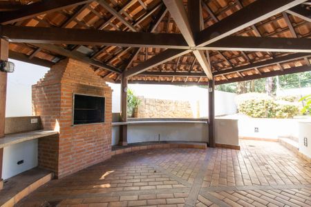 Casa à venda com 700m², 5 quartos e 5 vagas Casa à venda com 700m², 5 quartos e 5 vagasChurrasqueira