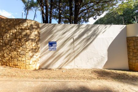 Casa à venda com 700m², 5 quartos e 5 vagas Casa à venda com 700m², 5 quartos e 5 vagasplaca