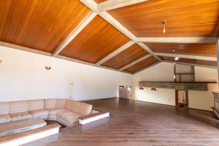 Casa à venda com 700m², 5 quartos e 5 vagas Casa à venda com 700m², 5 quartos e 5 vagasSala
