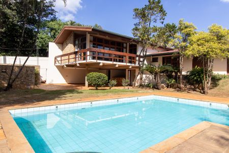 Casa à venda com 700m², 5 quartos e 5 vagas Casa à venda com 700m², 5 quartos e 5 vagasPiscina