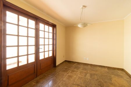 Casa à venda com 700m², 5 quartos e 5 vagas Casa à venda com 700m², 5 quartos e 5 vagasCozinha