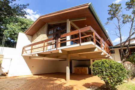 Casa à venda com 700m², 5 quartos e 5 vagas Casa à venda com 700m², 5 quartos e 5 vagasGaragem