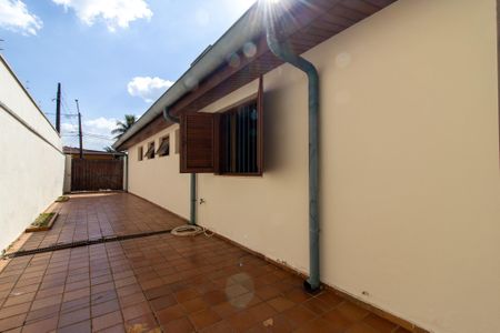 Casa à venda com 700m², 5 quartos e 5 vagas Casa à venda com 700m², 5 quartos e 5 vagasÁrea de Serviço