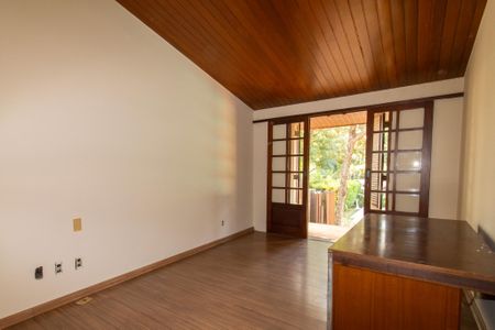 Casa à venda com 700m², 5 quartos e 5 vagas Casa à venda com 700m², 5 quartos e 5 vagasSuite 1