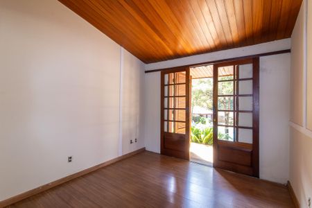 Casa à venda com 700m², 5 quartos e 5 vagas Casa à venda com 700m², 5 quartos e 5 vagasSuite 2
