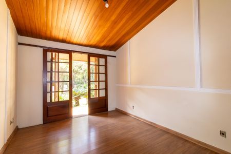 Casa à venda com 700m², 5 quartos e 5 vagas Casa à venda com 700m², 5 quartos e 5 vagasSuite 2