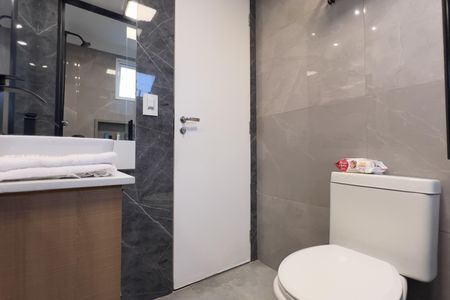 Apartamento à venda com 79m², 2 quartos e 1 vaga Apartamento à venda com 79m², 2 quartos e 1 vagaBanheiro da Suíte 1