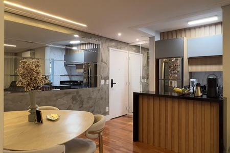 Apartamento à venda com 79m², 2 quartos e 1 vaga Apartamento à venda com 79m², 2 quartos e 1 vagaSala