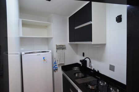 Cozinha de apartamento para alugar com 1 quarto, 36m² em Barra da Tijuca, Rio de Janeiro