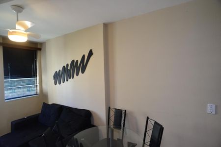 Sala de apartamento para alugar com 1 quarto, 36m² em Barra da Tijuca, Rio de Janeiro