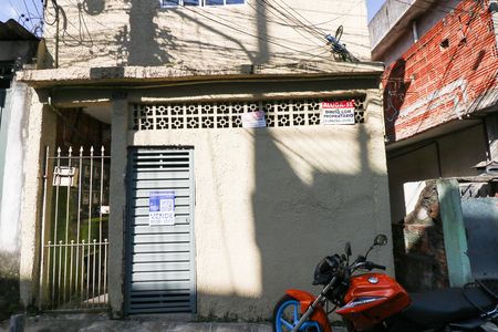 Casa à venda com 125m², 8 quartos e sem vaga Casa à venda com 125m², 8 quartos e sem vagaFachada