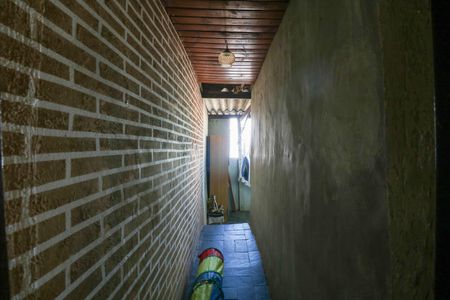 Casa à venda com 125m², 8 quartos e sem vaga Casa à venda com 125m², 8 quartos e sem vagaCorredor