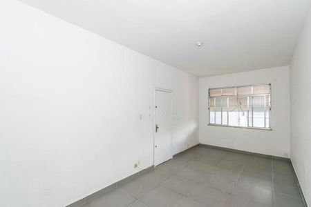 Apartamento para alugar com 74m², 2 quartos e sem vagaSala