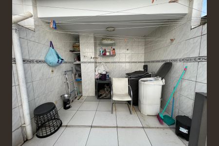Casa de condomínio à venda com 150m², 4 quartos e 2 vagasÁrea de Serviço