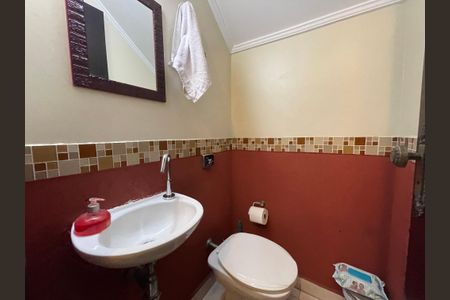 Casa de condomínio à venda com 150m², 4 quartos e 2 vagasBanheiro 3