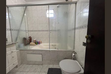 Casa de condomínio à venda com 150m², 4 quartos e 2 vagasBanheiro 1