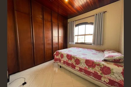 Casa de condomínio à venda com 150m², 4 quartos e 2 vagasQuarto 1