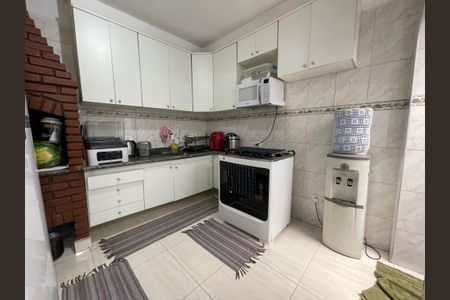 Casa de condomínio à venda com 150m², 4 quartos e 2 vagasCozinha