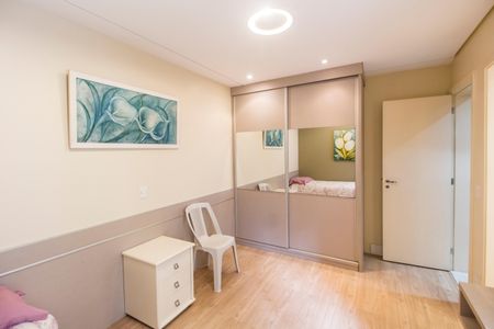 Casa de condomínio à venda com 232m², 3 quartos e 3 vagasSuíte 2