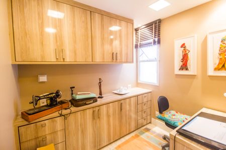 Casa de condomínio à venda com 232m², 3 quartos e 3 vagasEscritório