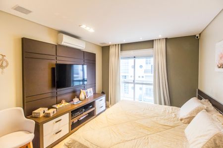 Casa de condomínio à venda com 232m², 3 quartos e 3 vagasSuíte master