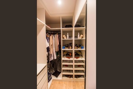 Casa de condomínio à venda com 232m², 3 quartos e 3 vagasSuíte 2