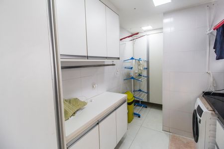 Casa de condomínio à venda com 232m², 3 quartos e 3 vagasÁrea de Serviço