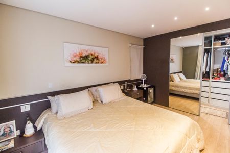 Casa de condomínio à venda com 232m², 3 quartos e 3 vagasSuíte master