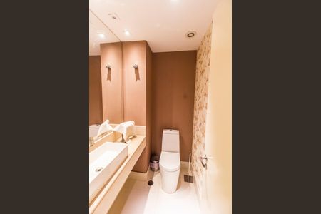 Casa de condomínio à venda com 232m², 3 quartos e 3 vagasLavabo