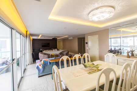 Sala  de casa de condomínio à venda com 3 quartos, 232m² em Alphaville Industrial, Barueri