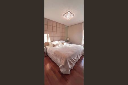 Apartamento à venda com 187m², 3 quartos e 3 vagasSuíte 1
