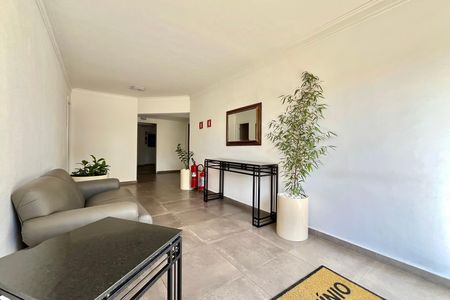 Apartamento à venda com 60m², 2 quartos e 1 vaga Apartamento à venda com 60m², 2 quartos e 1 vagaHall social