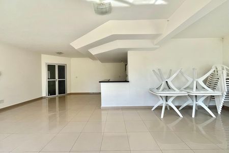 Apartamento à venda com 60m², 2 quartos e 1 vaga Apartamento à venda com 60m², 2 quartos e 1 vagaÁrea comum - Salão de festas