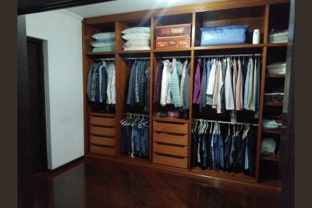 Casa à venda com 3 quartos, 400m² em Parque das Nações, Santo André