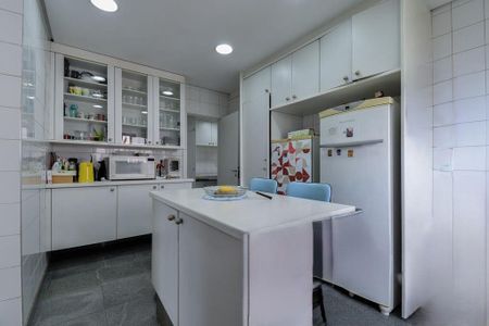 Apartamento para alugar com 3 quartos, 280m² em Pacaembu, São Paulo