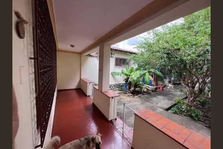 Casa à venda com 3 quartos, 215m² em Floresta, Belo Horizonte
