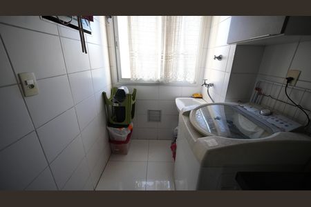 Apartamento à venda com 67m², 3 quartos e 1 vagaÁrea de Serviço