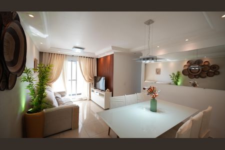 Sala de apartamento à venda com 2 quartos, 67m² em Vila Homero Thon, Santo André