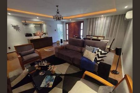 Casa à venda com 4 quartos, 250m² em Taquara, Rio de Janeiro