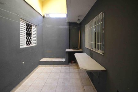 Casa para alugar com 120m², 2 quartos e 1 vagaQuintal